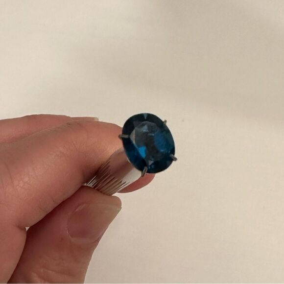 Electric blue 3.2ct London Topaz - Picture 6 of 9